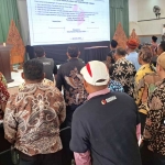 Deklarasi netralitas kepala desa/lurah se-Kabupaten Tuban untuk Pilkada 2024 di Aula Kodim 0811, Kamis (26/9/2024).