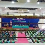 Suasana wisuda perdana IAIN Ponorogo di gedung pertemuan Watoe Dakhon.