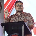 
Bupati Kediri Hanindhito Himawan Pramana saat memberi sambutan sacara peluncuran maskot dan jingle Pilkada Kabupaten Kediri. (Ist). 