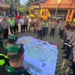 Petugas gabungan saat koordinasi terkait pengamanan pengesahan PSHT di Kota Blitar.