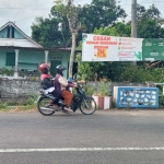 Spanduk imbauan pencegahan dipasang untuk mengedukasi warga terhadap bahaya DBD.