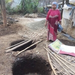 Salah satu warga di Kabupaten Pasuruan yang mendapat bantuan jamban gratis sudah menyiapkan septic tank.