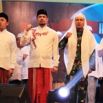 Plt. Wali Kota Pasuruan saat bershalawat bareng dalam rangka memperingati Hari Santri Nasional.