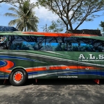 Bus pengangkut barang ilegal saat diperiksa petugas dari Bea Cukai Malang.