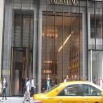 Valentino Department Store di Manhattan, New York, AS, lokasi perempuan Muslim diserang pria asing. foto : visit5thavenue.com