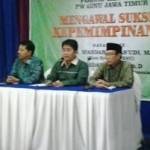 Narasumber Forum Tabayyun KH Masdar F Masudi (kanan), Masdar Hilmi dan moderator. (Shoim/BANGSAONLINE)