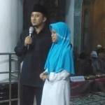 Ustaz Yusuf Mansur bersama Ayu Fajar Lestari.