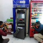 Kondisi mesin ATM yang dirusak dengan las oleh pelaku.