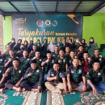 Gus Edo bersama kader GPK Jombang saat menggelar tasyakuran bertambahnya usia ke-40 tahun organisasi sayap pemuda tertua dari PPP itu. Foto: Ist