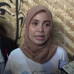 Siti Atiqoh istri Ganjar Pranowo usai berdiskusi dengan ratusan relawan Ganjar-Mahfud MD di Karanganyar, Selasa (7/12/2023). Foto: Kompas.com