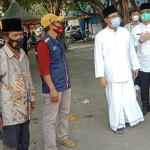 Gus Ipul dan Mas Adi usa menyaksikan Deklarasi Prokes di Pasar Burung Karangketug.