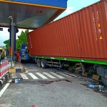 Kondisi truk trailer sebelum dievakuasi.