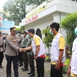 Kapolres Ngawi, AKBP Dwiasi Wiyatputera saat sambangi Pospam Terpadu, Selasa (27/12/2022)