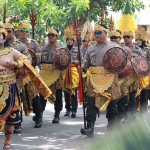 Personel Polres Mojokerto Kota saat memperingati HUT ke-77 TNI di Lapangan Cikaran Asrama Korem 082/CPYJ, Kota Mojokerto, Rabu (5/10/2022).