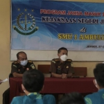 Kejaksaan Negeri Jember saat menggelar kegiatan Jaksa Masuk Sekolah di SMAN Ambulu Jember.