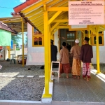 Inilah suasana di Makam Sayyidah Waliyah Zainab yang berlokasi di Dusun Sumber Walutompo, Desa Diponggo, Kecamatan Tambak, Kabupaten Gresik. Foto: Agus Salimullah/ BANGSAONLINE