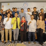 Foto bersama di Bincang Politik Pilgub Jatim 2024.