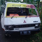 Mobil pikap yang menabrak sepeda motor korban di Jalan Desa Tahulu, Kecamatan Merakurak, Kabupaten Tuban, Sabtu (27/3/2021). foto: ist.