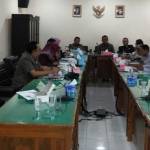 Komisi B gelar hearing soal terminal cargo. (Foto: Andi/BangsaOnline.com)