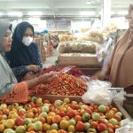 Suasana di Pasar Besar Ngawi. Foto: ZAINAL ABIDIN/ BANGSAONLINE