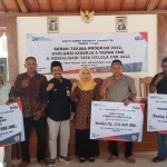 Serah terima dan sosialisasi CSR 2022 dari IG GHoPO Tuban kepada masyarakat.