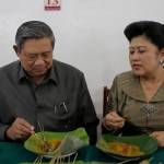 Presiden Susilo Bambang Yudhoyono (SBY) makan bersama isterinya, Ani Yudhoyono. Foto: tribunnews.com