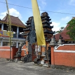 Satu-satunya Pura di Desa Pasirharjo, Kecamatan Talun, Kabupaten Blitar. Toleransi beragama di Desa Pasirharjo sudah tertanam sejak lama.