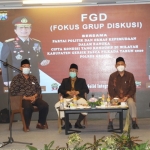 Kapolres Gresik AKBP Arief Fitrianto saat menggelar FGD bersama tomas, parpol, ormas kepemudaan, serta elemen masyarakat lainnya. foto: ist.