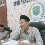 Ketua Komisi III DPRD Trenggalek, Pranoto (kanan).