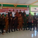 Bupati Jember, Hendy Siswanto, bersama rombongan saat melakukan road show ketika gelaran pilkades serentak.