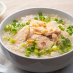 Resep Bubur Ayam Rebus, Cocok untuk Sakit Flu dan Batuk. Foto: Ist