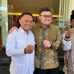 Ketua DPC Gerindra Kota Kediri, Katino, saat bersama Hanindhito Himawan Pramana. Foto: Ist