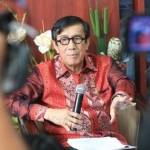 Menteri Hukum dan HAM Yasonna H Laoly saat melakukan konpers mengenai kisruh Partai Golkar di Gedung Kemenkumham, Jakarta, Kamis (28/01).  foto: merdeka.com