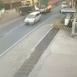 Rekaman CCTV yang menunjukkan detik-detik kecelakaan.