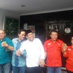 Para elit PKB dan PDIP menggelar rapat konsolidasi pertama pemenangan Gus Ipul-Anas di kantor DPW PKB Jatim. foto: DIDI ROSADI/ BANGSAONLINE