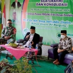 Prof Dr KH Asep Saifuddin Chalim, MA (tengah) saat memberikan sambutan dalam acara silaturahim di Gedung Madrasah Aliyah Unggulan Amanatul Ummah 02 Leuwimunding Majalengka, Ahad (27/6/2021). foto: mma/ bangsaonline.com