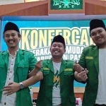 Ketua PC GP Ansor Kabupaten Pasuruan terpilih, Abdul Karim (tengah).