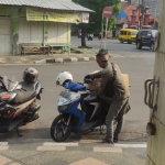 Terduga pelaku kurir yang terekam CCTV. foto: ist.