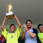 Wakil Wali Kota Pasuruan Raharto Teno Prasetyo memberikan aplaus untuk para juara.