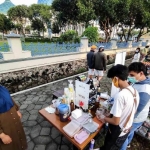 Stand Warung Dulang 88 di kawasan Masjid Al-Akbar Surabaya. foto: nanang fachrurozi/ bangsaonline.com