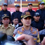 Kapolres Bojonegoro AKBP Ary Fadly saat mengukuhkan Satgas Anti Judi.