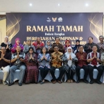 Pj Wali Kota Kediri bersama pimpinan dan anggota dewan periode 2019-2024. Foto: Ist