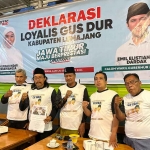 Barisan Loyalis Gus Dur di Lumajang saat deklarasi dukungan kepada Khofifah-Emil di Pilgub Jatim 2024.