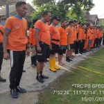 Personel TRC dari Pacitan sebelum diberangkatkan menuju Ponorogo.