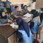 Beberapa warga binaan Lapas Sidoarjo, saat menjalani skrining TBC oleh Nakes Lapas Sidoarjo.