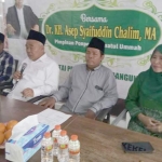 DARI KANAN: Hj Nursyamsiah, SH, Moh Siri, Prof Dr KH Asep Saifuddin Chalim, dan EM Mas