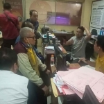 Proses pelimpahan berkas IW kepada Kemenkumham Jatim, Jumat (4/11/2022).