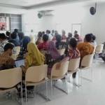 Suasana diskusi bersama antara LSM Satmata dengan anggota DPD RI-MPR RI, di Kelurahan Dadaprejo. foto: istimewa