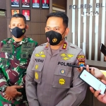 Kapolres Blitar Kota AKBP Yudhi Hery Setiawan memberikan keterangan terkait dugaan penangkapan pria yang membentangkan poster saat kunjungan Jokowi di Blitar.