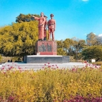 Monumen Suryo di Jalan Solo Ngawi Jawa Timur. foto: Indah/GenPI.co